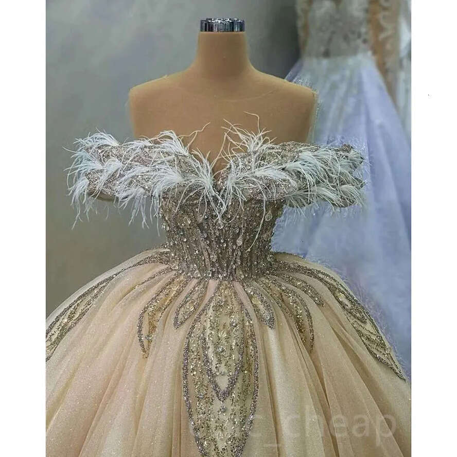 April Beaded Aso Ebi Champagne Quinceanera Dresses Feather Crystals Ball Gown Prom Evening Party Pageant Birthday Gowns Dress Zj S