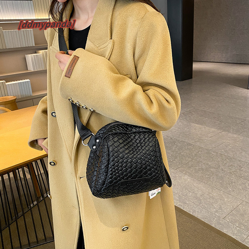 Fashion wide shoulder strap women's new 2024 winter commuting bucket bag, niche high-end crossbody bag #29 ddmypanda