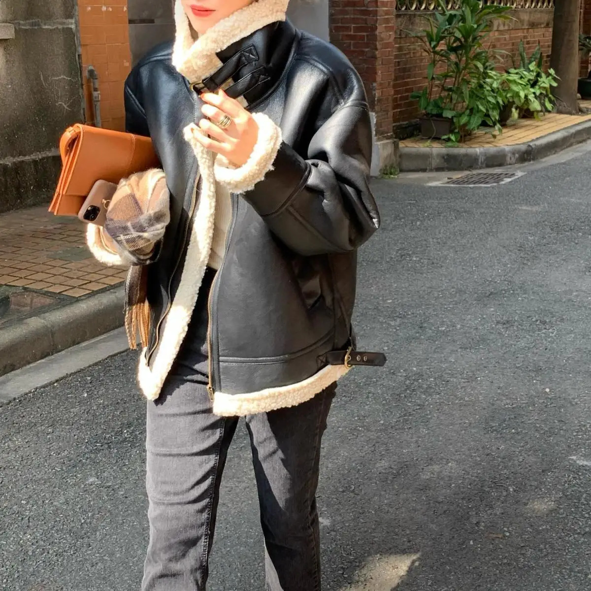 American retro motorcycle style autumn and winter jacket female lapel Y2K leather loose n oversized 241105