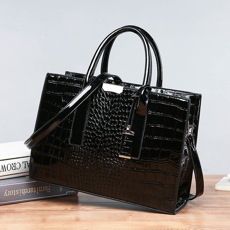 Designer's new women's fashionable crocodile pattern single shoulder crossbody bag fashion bag