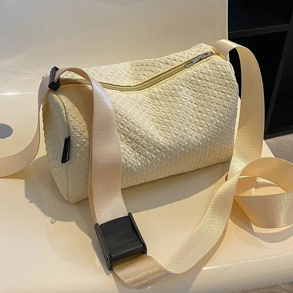 ISKYBOB womens pillow shaped shoulder bag large capacity soft cloth bag handbag winter autumn cross bag 241105