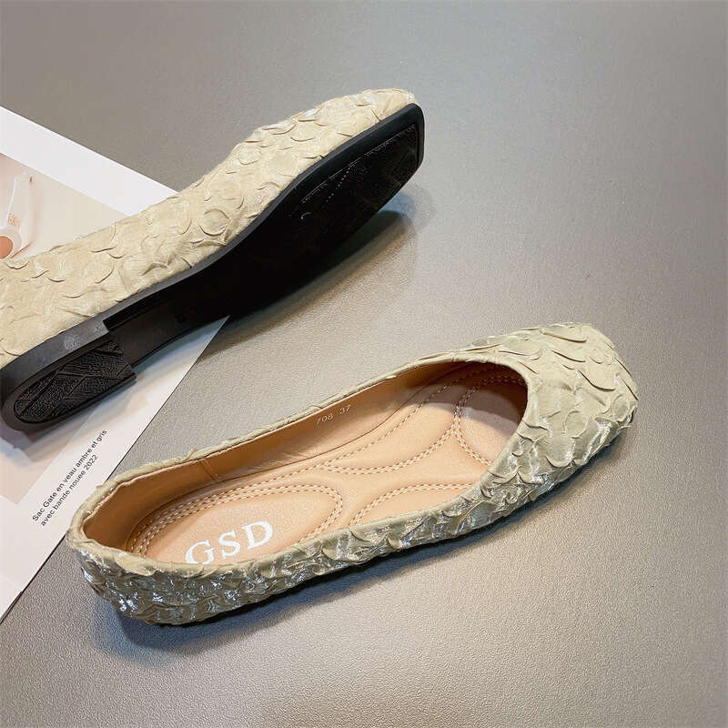 Square Toe Soft Sole Single Shoe Women's Korean Version Spring New Shallow Mouth Gradient Scoop Fashionable Pleated Silk Flat Bottom Grandma Shoe