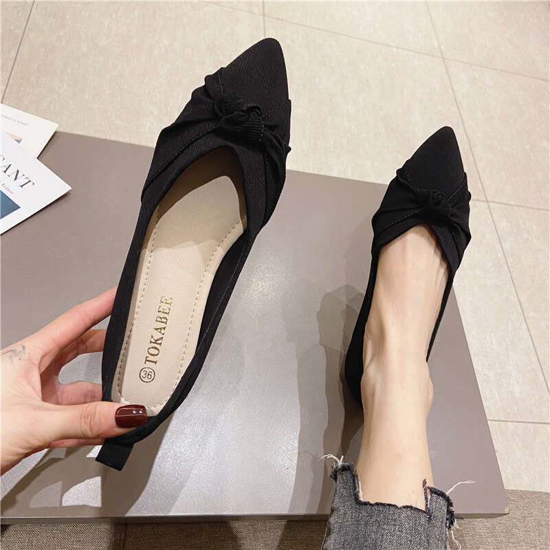 Korean Version 2023 Spring New Single Versatile And Comfortable Pointed Flat Shallow Mouth Soft Sole Cloth Surface Red Women's Shoes