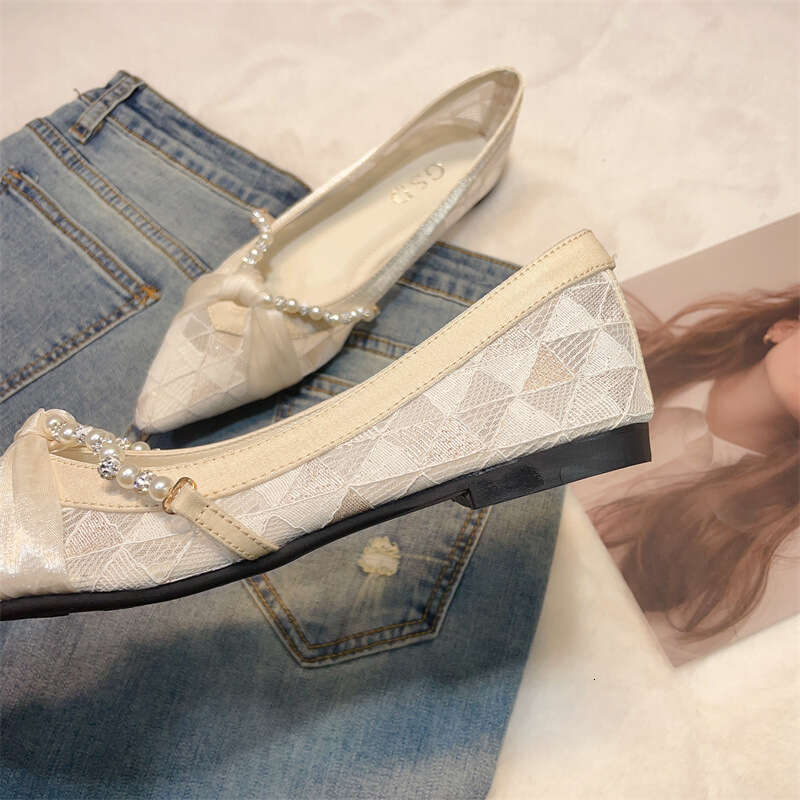 Fairy Style Quality Matching Korean Version Spring And Summer New Pearl Mesh Breathable Shallow Toe Flat Women's Sandals