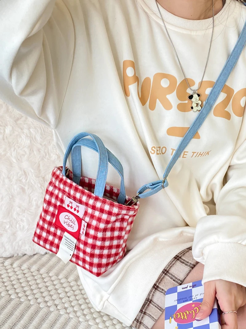 Fashion womens mini shoulder bag womens wool fabric handbag red checkered handbag small wallet cute phone bag 241105