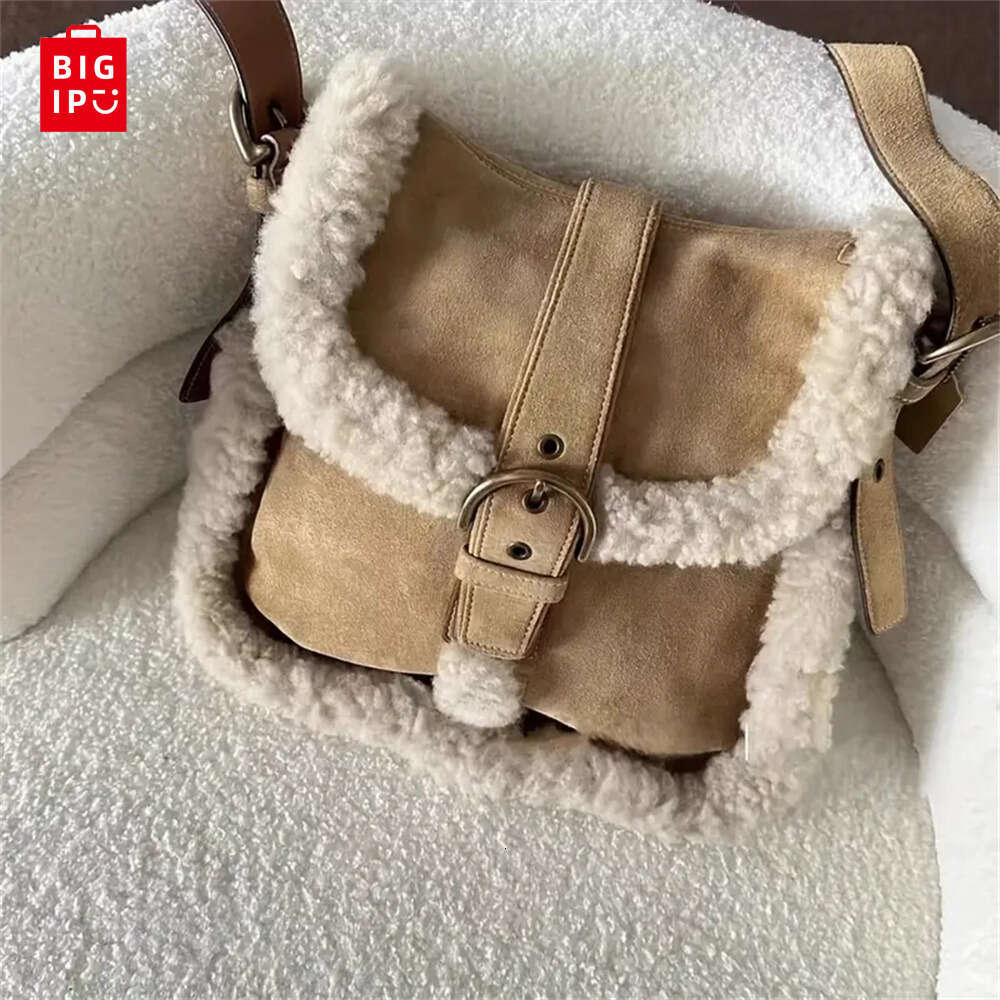 Designer Bag Sherpa Crossbody Bag For Women Vintage Plush Mini Purse Brown Saddle Bag For Winter And Autumn Single Strap Saddle bag