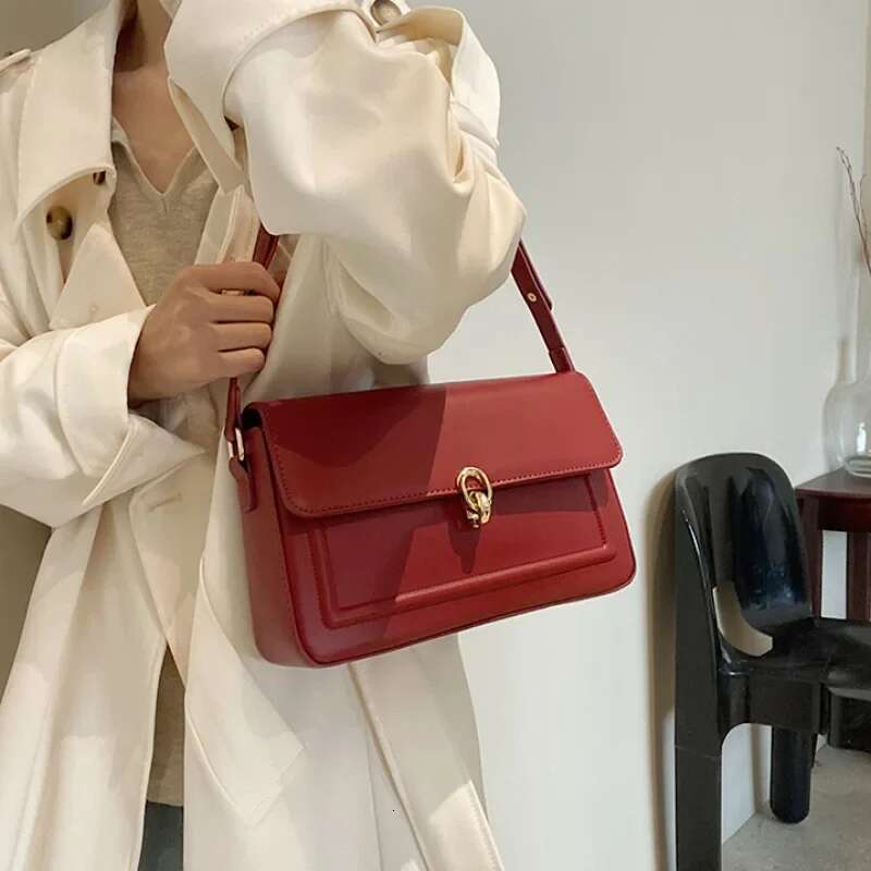 Designer Bag High End, Fashionable, Light Luxury, Red Small Square Bag, New Year's Wedding Bag, Trendy Retro Single Shoulder Underarm Bag