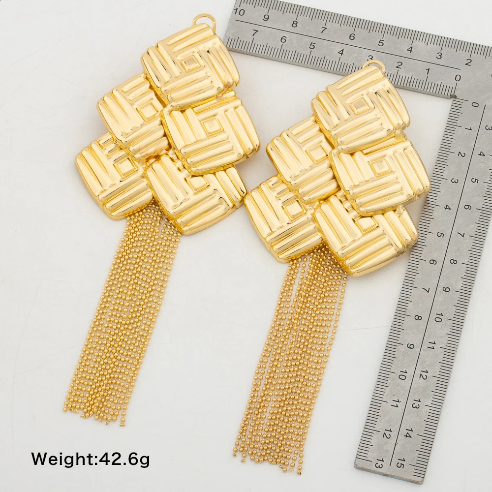 Gold Color Long Tassel Drop Earrings for Women Girls Vintage Glossy Geometric Latest Earrings Daily Wear Fashion Hanging Jewelry 241105