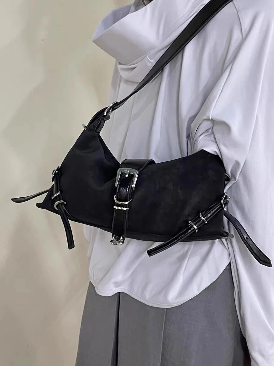 Silver Shoulder Bag for Women er Vintage Motor Handbag Small Square Mobile Phone Bag Female Black Underarm Coin Purse 241104