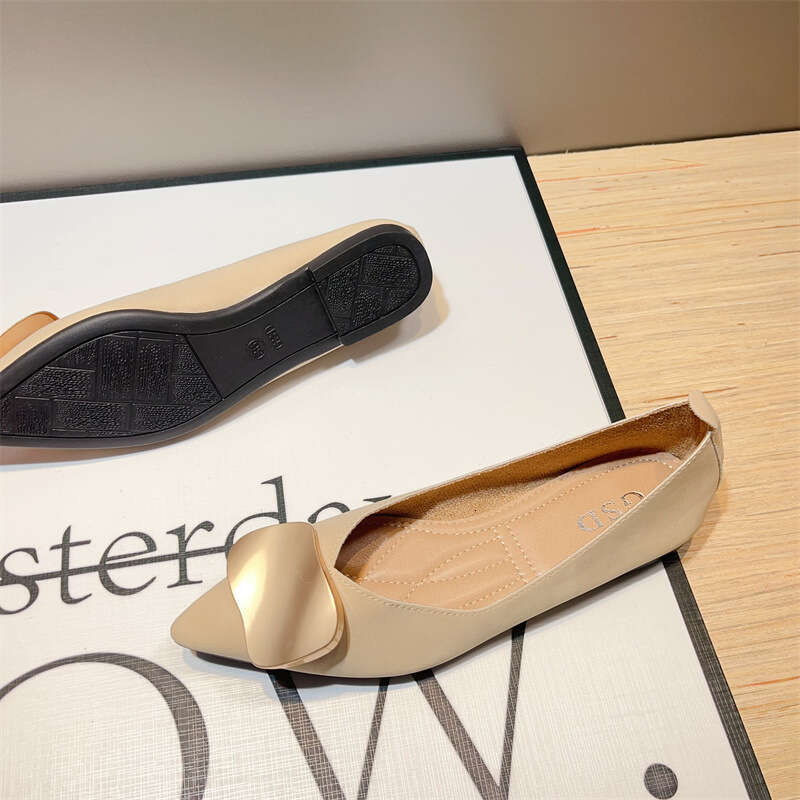 French Pointed Single Women's Korean Version Fashion New Item Leather Soft Sole Square Buckle Shallow Mouth Gentle Flat Bottom Fairy Style Scoop 