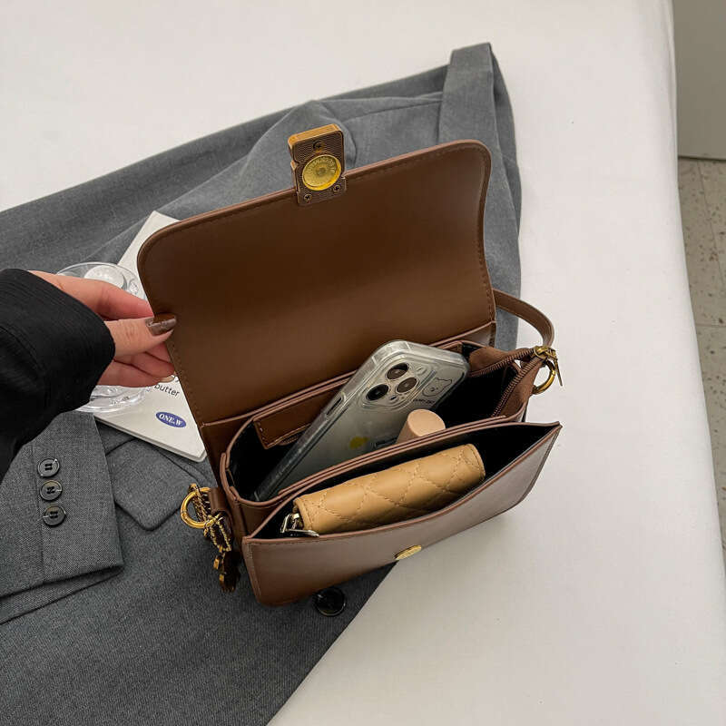Advanced small square new fashionable shoulder niche texture soft leather armpit bag, simple and versatile commuting bag