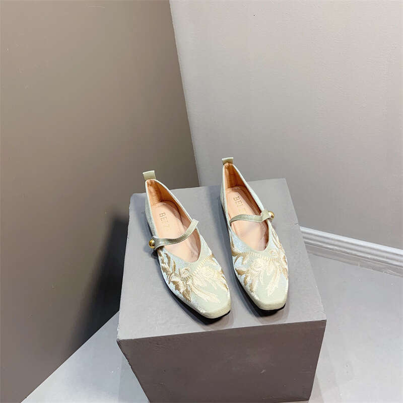 Chinese Style Square Toe Thick Button Mary Zhen Single Embroidered Low Heel Large Size Soft Soled Cheongsam Shoes