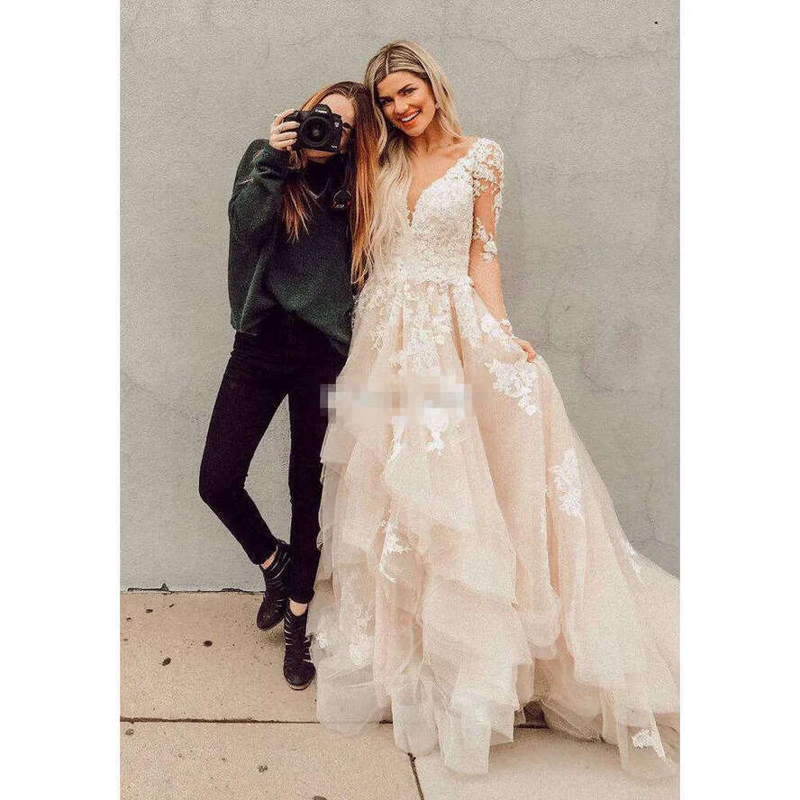 Long Sleeves Champagne A E Dresses Tiered Skirt Tulle Lace Applique Country Garden Sexy V Neck Wedding Bridal Gowns Pplique