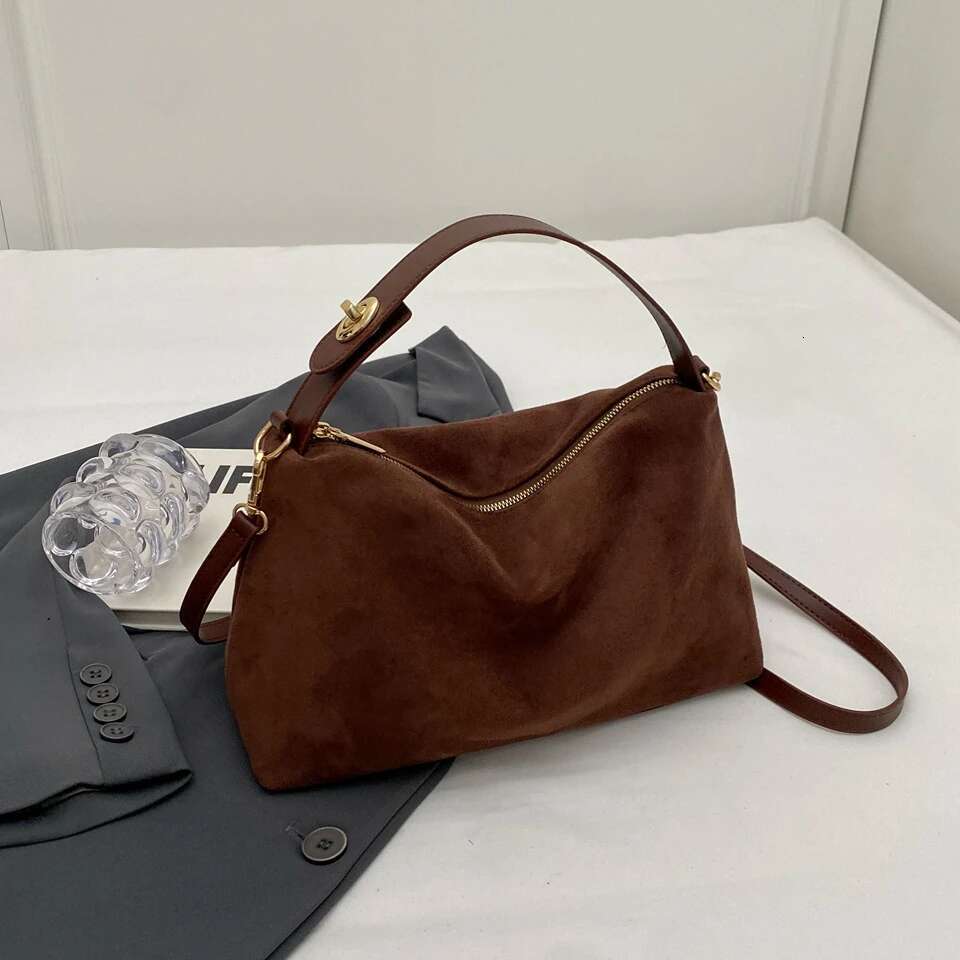 Advanced Retro for Women's 2025 New Textured Frosted Shoulder with Large Capacity Crossbody Commuting Tote Bag