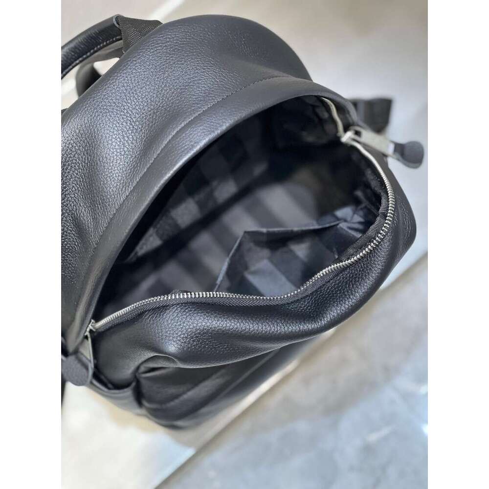 Simple Versatile Head Layer Backpack Women's Large Capacity Soft Leather Computer Bag Travel Pouch Black