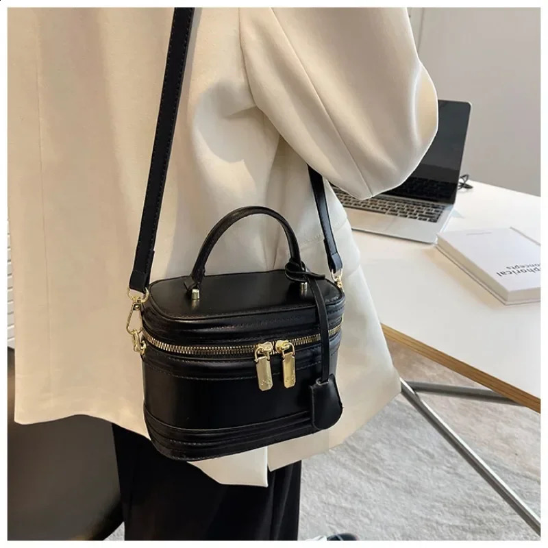 high-quality zipper splicing lamp shoulder bag casual cross body bag PU leather womens makeup bag 241105