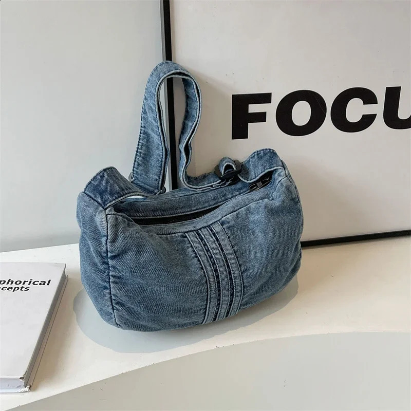 selling casual sewing thread zipper denim womens cross body bag fashionable casual large capacity shoulder bag 241105