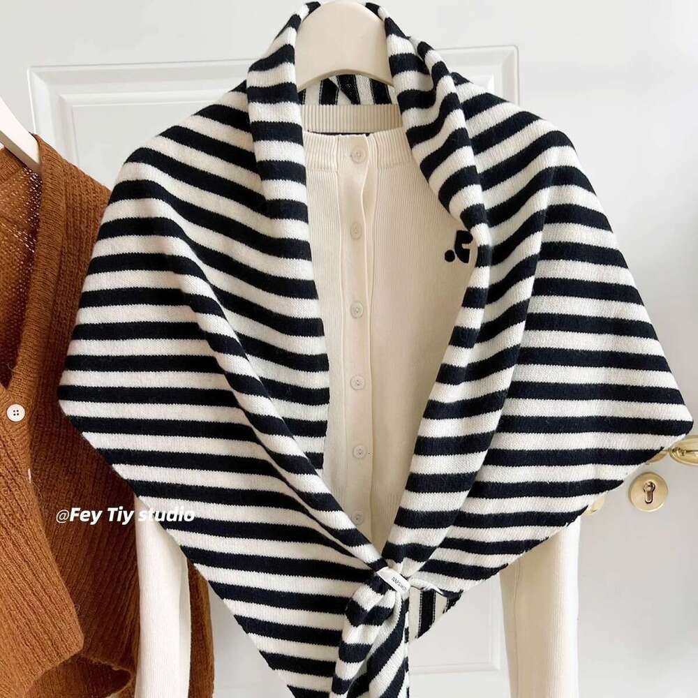 Fashionable wool shawl versatile multi colored optional scarf for women's autumn and winter new intellectual knitted shoulder cardigan