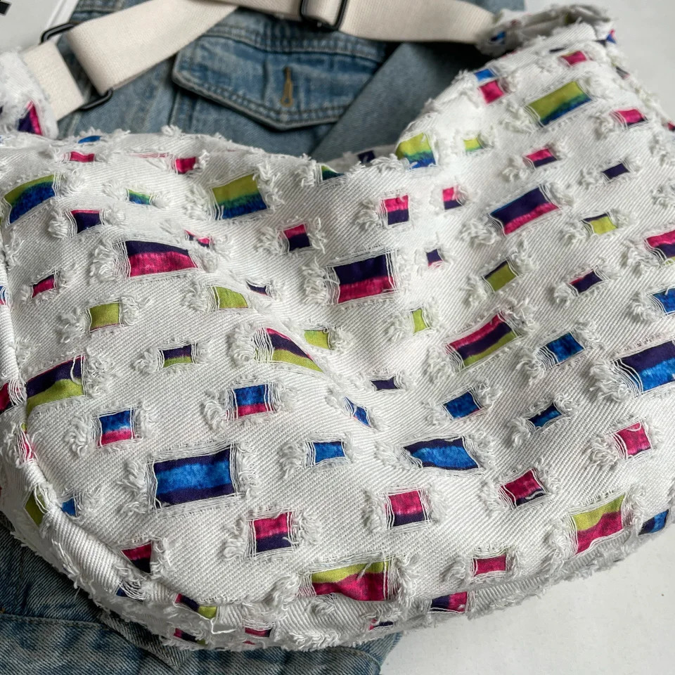 Wear resistant perforated canvas shoulder bag for women plain weave cloth bag large capacity denim cross body casual bag cute for women 241105