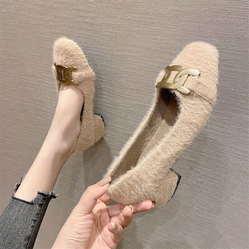 2023 Autumn/Winter New Single Women's Head Hairy Metal Buckle Low Heel Outdoor Casual With Velvet Bean Shoes