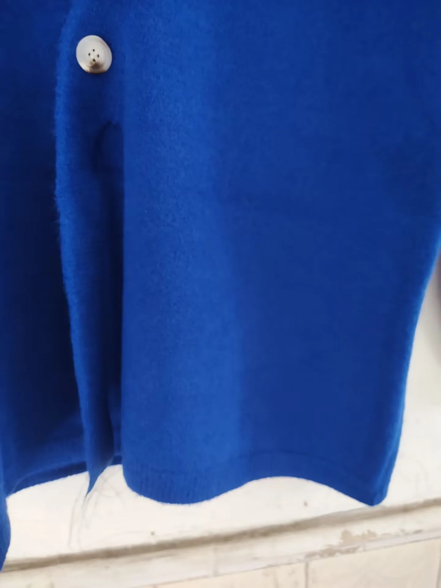 Plus size winter pregnant sweater solid color long sleeved V-neck pregnant knitted fleece fashionable pregnant jacket 241105