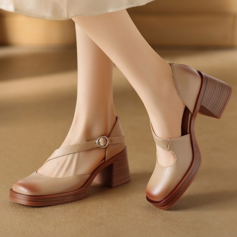 Summer New Square Hollow Mid-Thick Open Toe Sandals, Suitable For Outdoor Wear, With Comfortable Fashion Women's Shoes