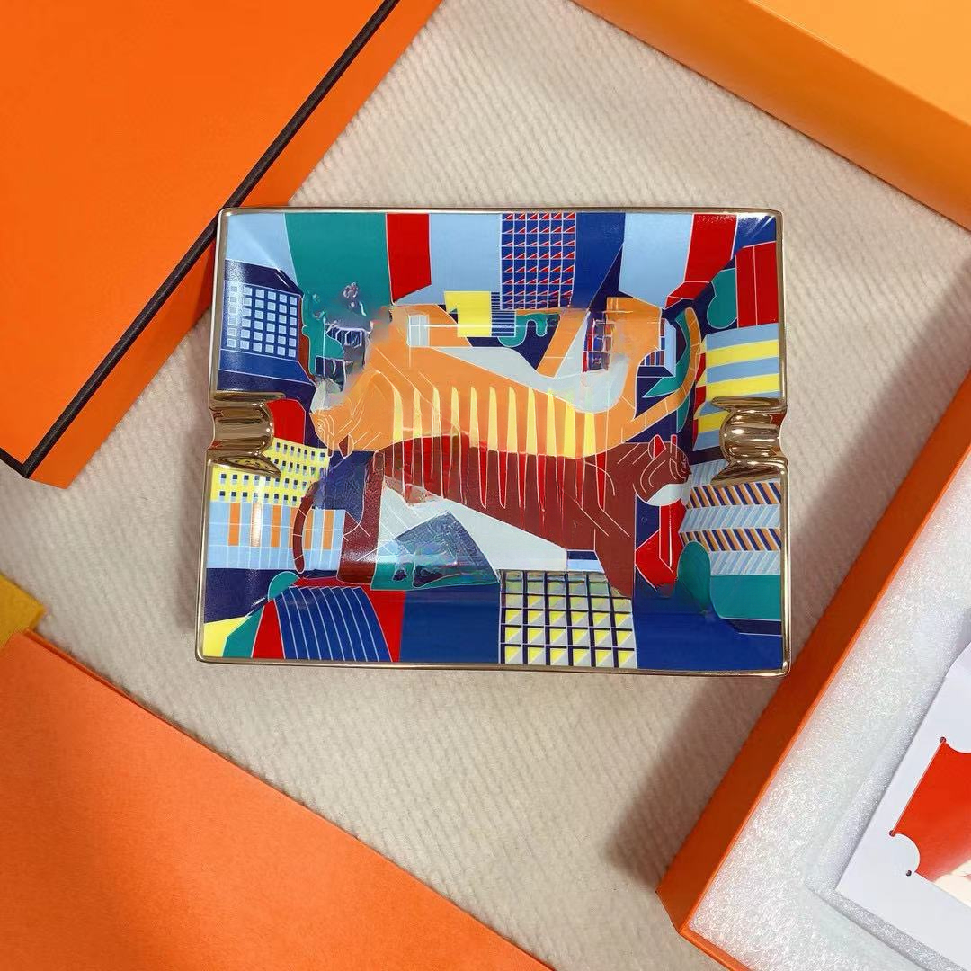 Designer Tray European Bone China Household Living Room Ceramic Ashtray Frosted Gift Box Packaging 1-15 2525