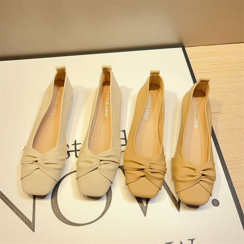 Grandma Women's Korean Edition New Comfortable Leather Soft Bottom Square Head Shallow Mouth Gentle Bean Scoop Single Shoes