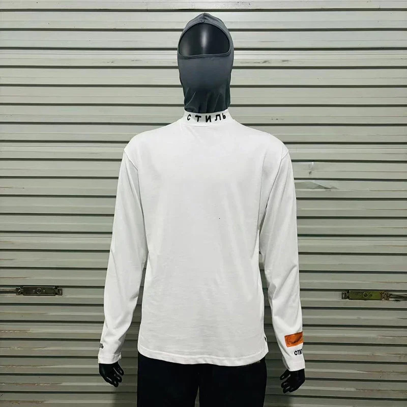 24SS casual and fashionable oversized mens basic womens T-shirt cotton classic letter embroidery black and white long sleeved T-shirt top 241031