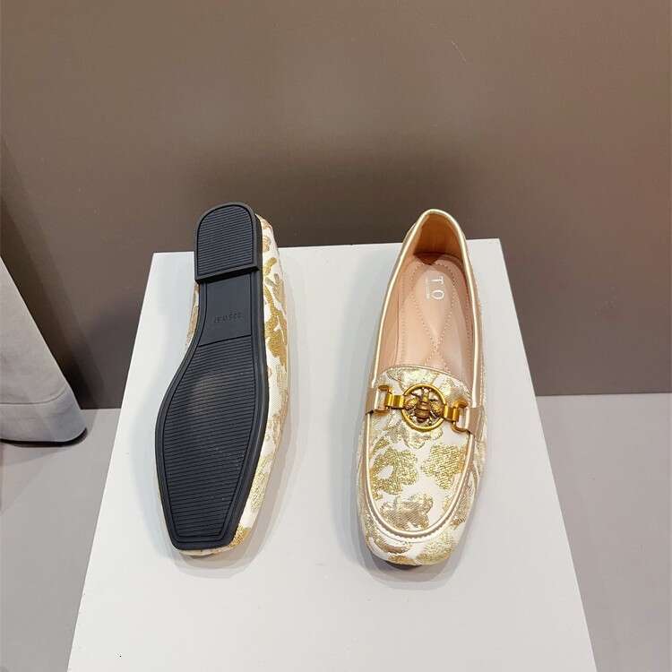 Chinese Style Flat Bottomed Single With A Sense Of Stepping On Poop, Women's Autumn New Versatile Metal Buckle Square Toe Soft Soled Bean Shoes