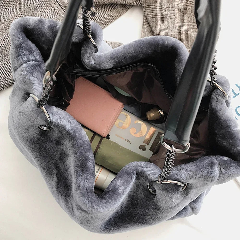 HISUELY Faux Fur Tote Bag Winter Plush Women Shoulder Bag Casual Lady Handbag Female Chain Larger Capacity Travel Shopping Bag 241104