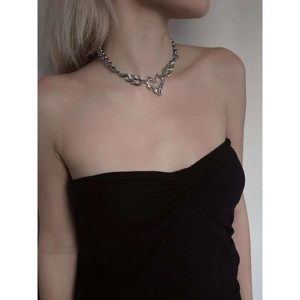Punk Rock Totem Flame Hollow Love Heart Necklaces for Women Unisex Hip Hop Thick Chains Choker Egirl Party Club Dancing Jewelry