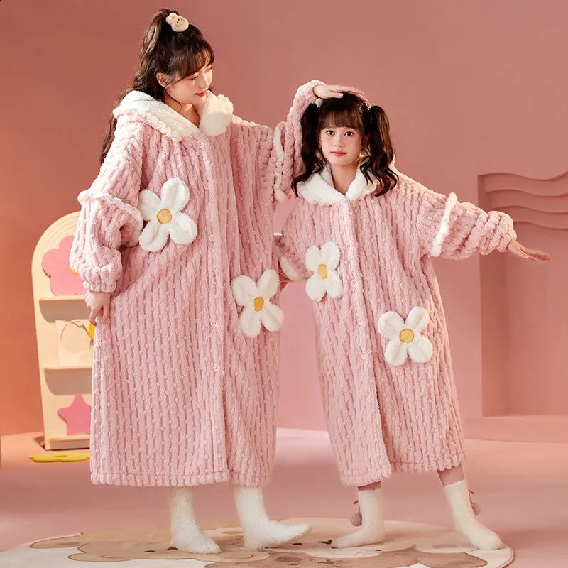 Cute rabbit bathtub childrens hooded evening dress winter thick flannel bathtub baby girl home dress coral velvet pajamas 241105