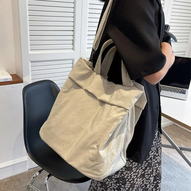 Womens Handbag Nylon High Capacity Handbag Fashion Travel Shoulder Bag Womens Wallet 241105