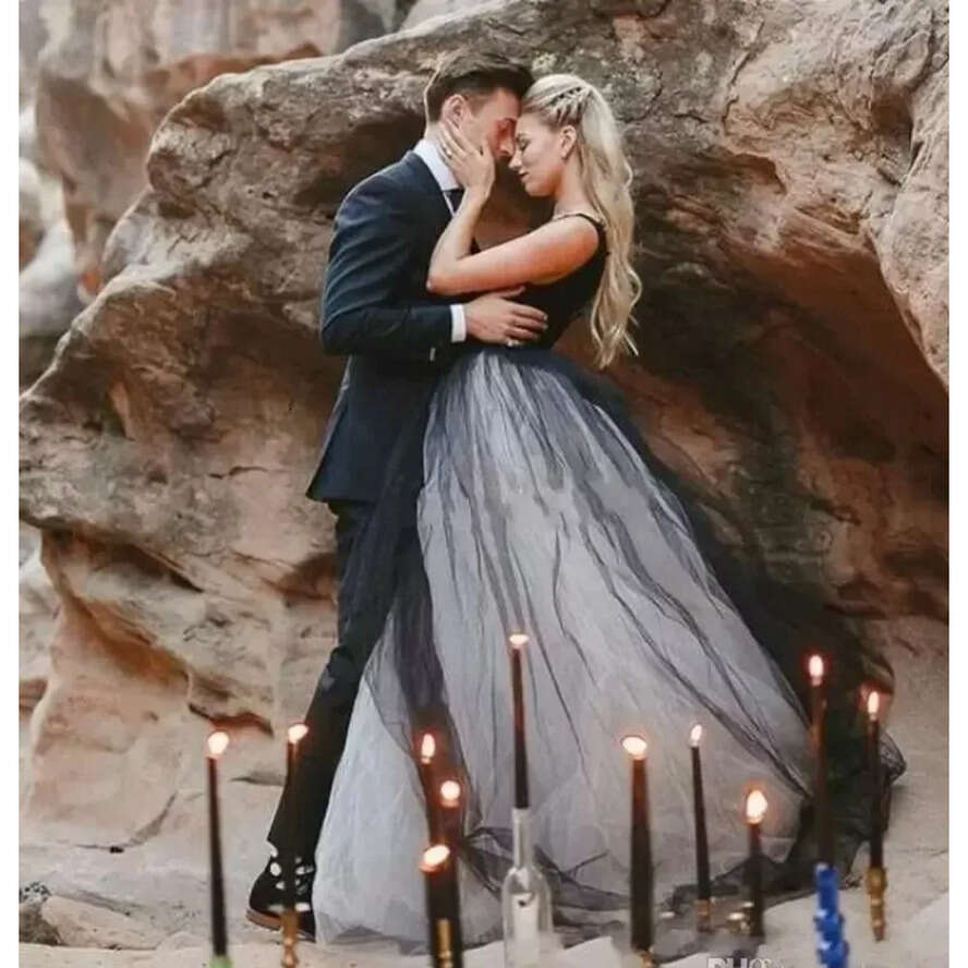 Black And White Wedding Dresses Bridal Gown Gothic Beach Country V Neck Lace Applique Sweep Train A E Custom Made Plus Size Vestido De Novia Estido es