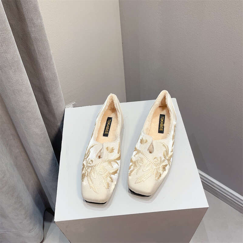 New Chinese Style Velvet Warm Fur For Women In Autumn And Winter, Korean Version, One Foot Soft Soled Cotton Shoes, Flat Bean Shoes