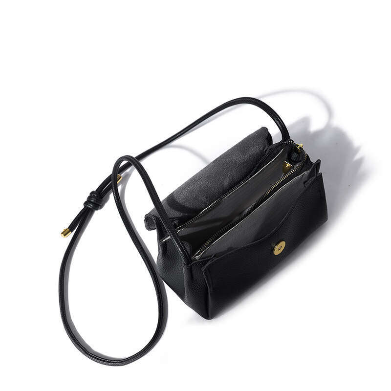 Small 2024 new women's trend fashion versatile shoulder temperament simple casual crossbody small square bag