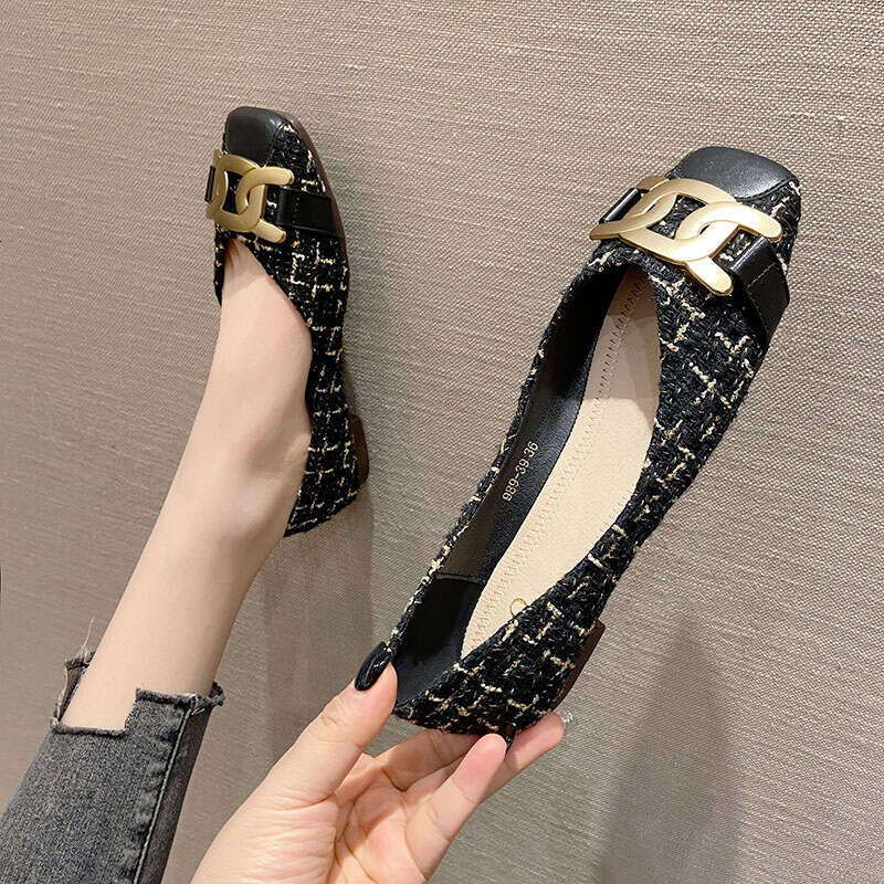 2023 Spring New Women's Head Cloth Metal Buckle Flat Color Blocked Surface Light Mouth Small Fragrant Style Single Shoes