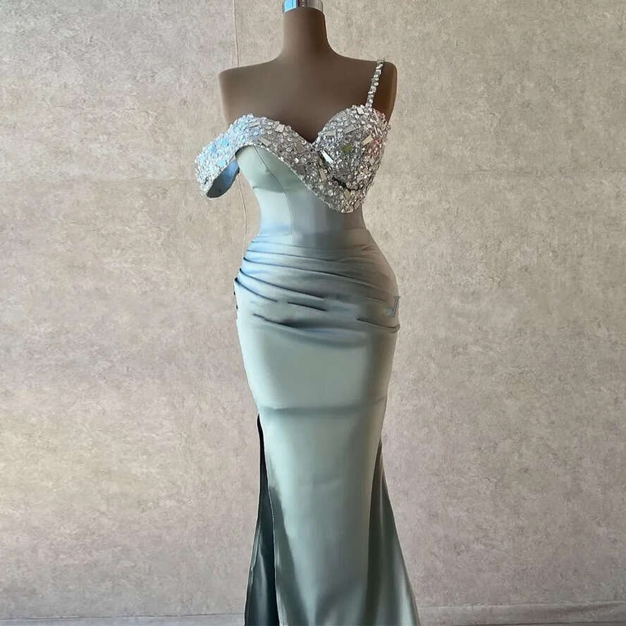 Elegant Satin Mermaid Prom Dress Sweetheart Necke Beaded Sleeveless With Side Split In Various Colors