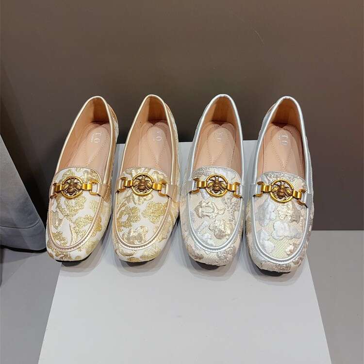 Chinese Style Flat Bottomed Single With A Sense Of Stepping On Poop, Women's Autumn New Versatile Metal Buckle Square Toe Soft Soled Bean Shoes