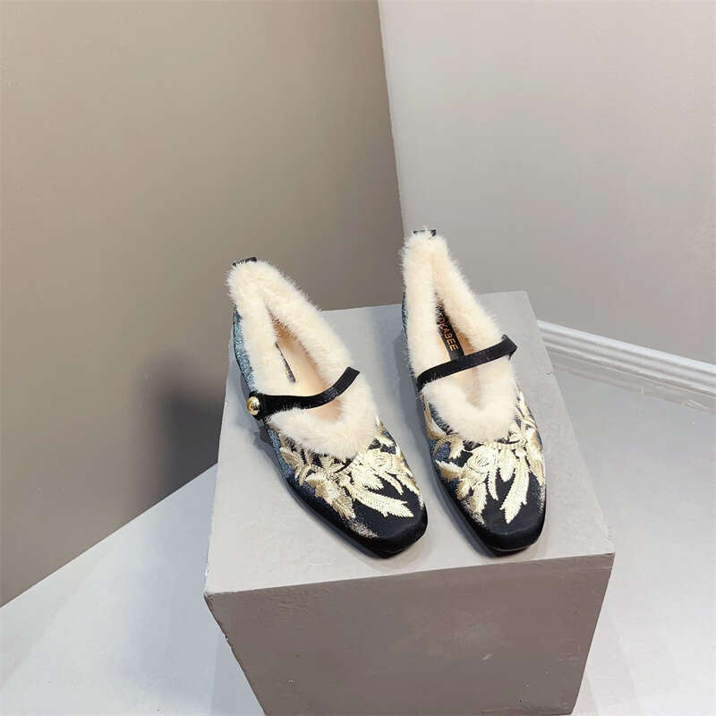 New Chinese Style Square Toe With Plush Coarse Single Order Korean Version Soft Soled Cheongsam Embroidered Low Heeled Hairy Women's Shoes