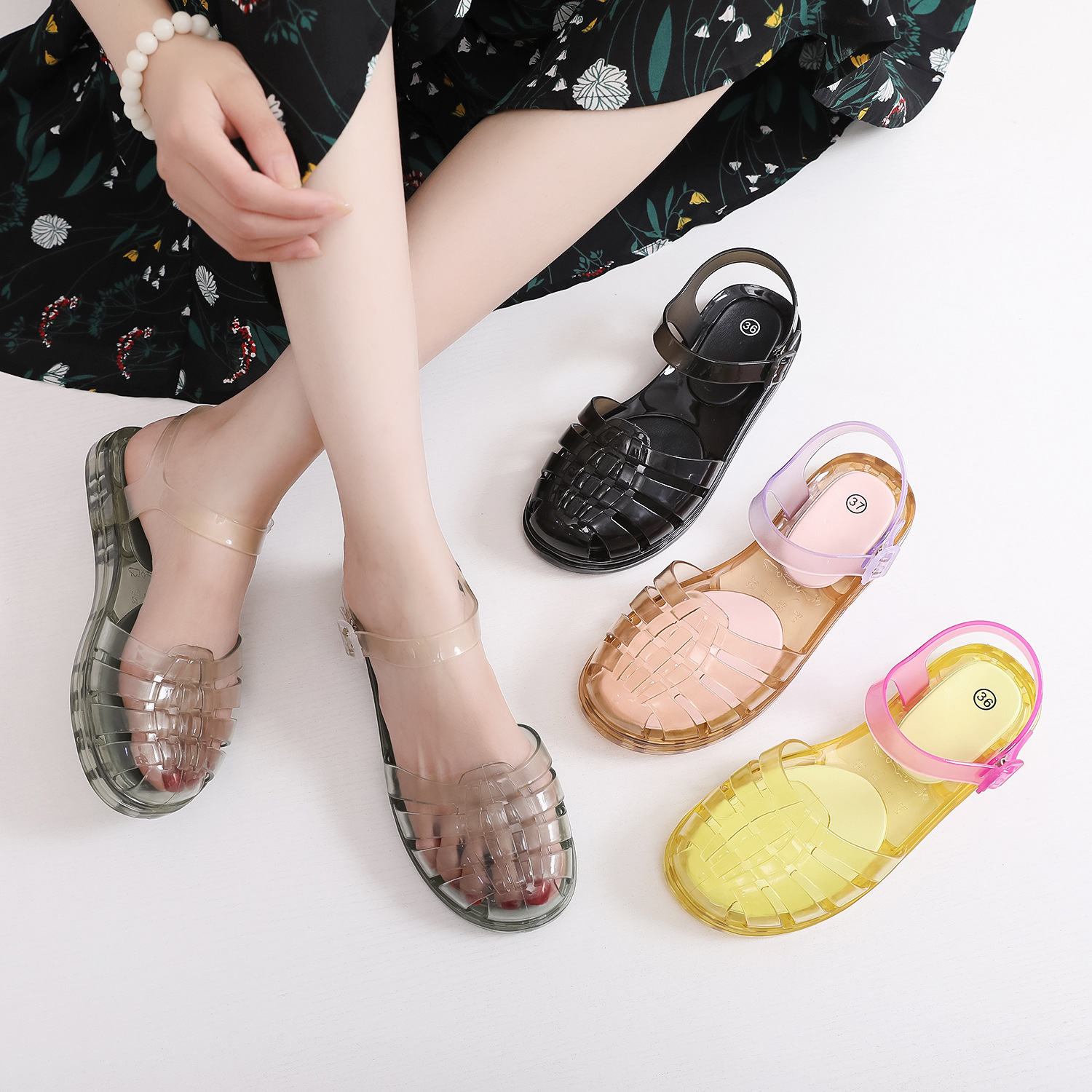 Summer Women Jelly Sandals Flat Slipper Fashion Comfortable Non-Slip Soft Soled Beach Shoes