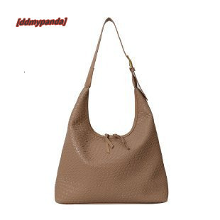 High end, large capacity commuting tote dumpling shoulder women's versatile 2024 armpit bag, niche #31 ddmypanda