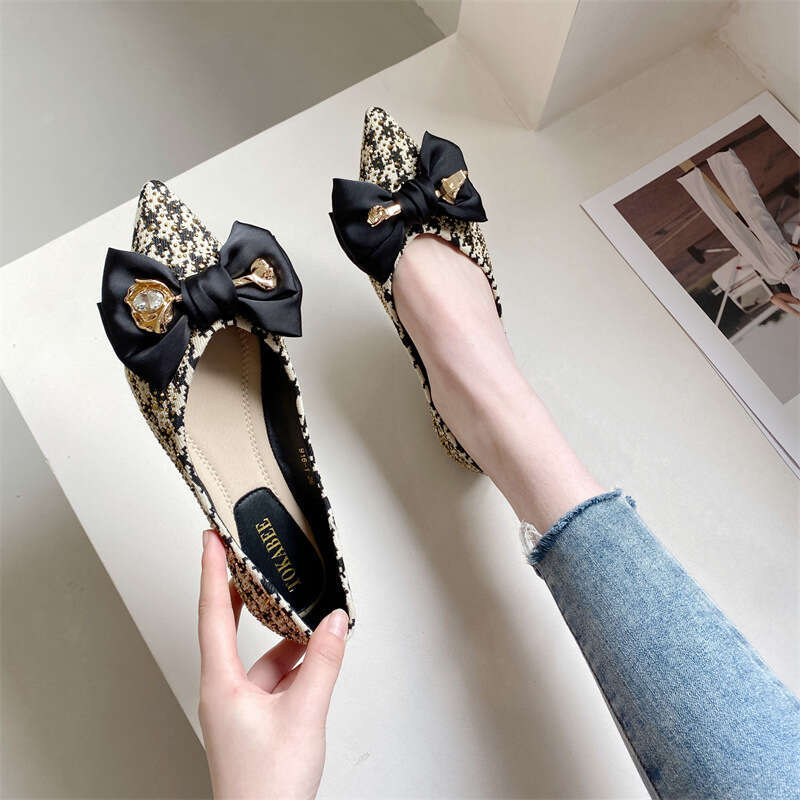 2023 Spring/Summer New Lady Thousand Bird Grid Pointed Flat Bottom Shallow Mouth Increased Bow Water Diamond Cloth Single Shoes