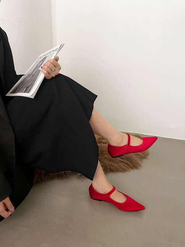 New Winter Women's Mary Jane Retro Flat Pointed Toe Suede Ballet One-Buckle Low Heel French Silk Women Wedding Shoes