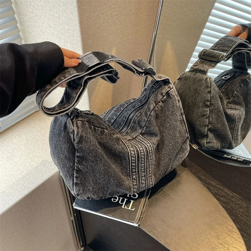 selling casual sewing thread zipper denim womens cross body bag fashionable casual large capacity shoulder bag 241105