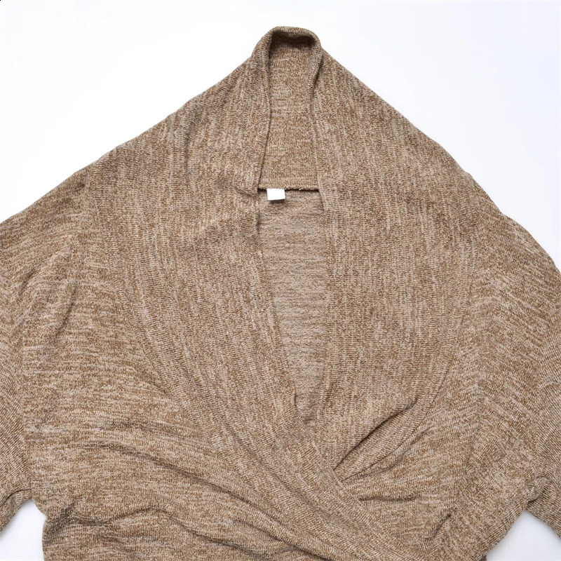 Pregnant womens floral sweaters long sleeved nursing tops autumn and winter pregnant womens feeding clothing 241105