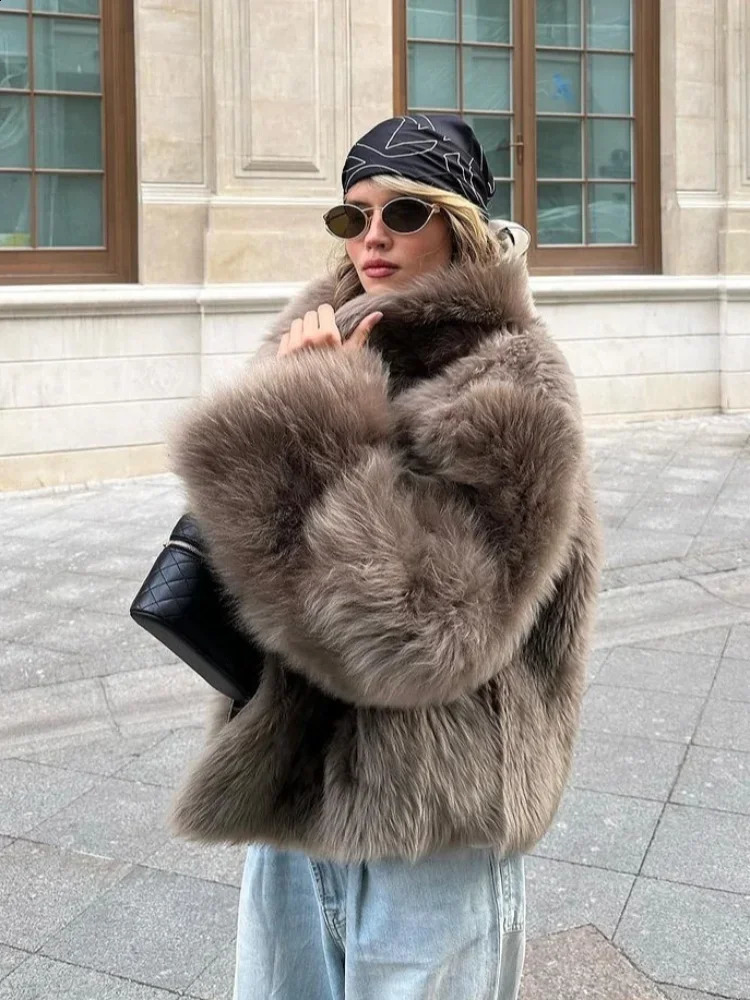 Fashion Thicken Warm Fluffy Furry Faux Fur Coat Women Chic Long Sleeveshort Fox Fur Outerwear 2024 Chic Lady Street Jacket 241105