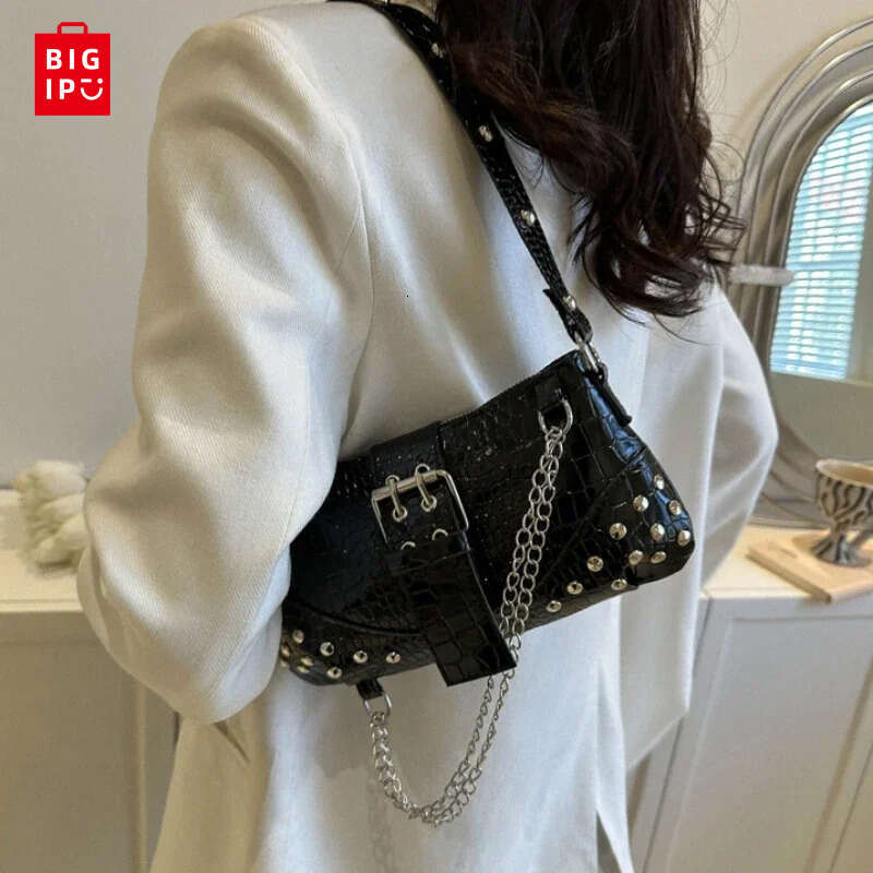 Designer Bag Women Fashion Shoulder Bag Gothic Ladies Bag Cool Style Trendy Rock Girls Handbag Y2k Rivet Chain For Travel Vacation Daily Saddle bag