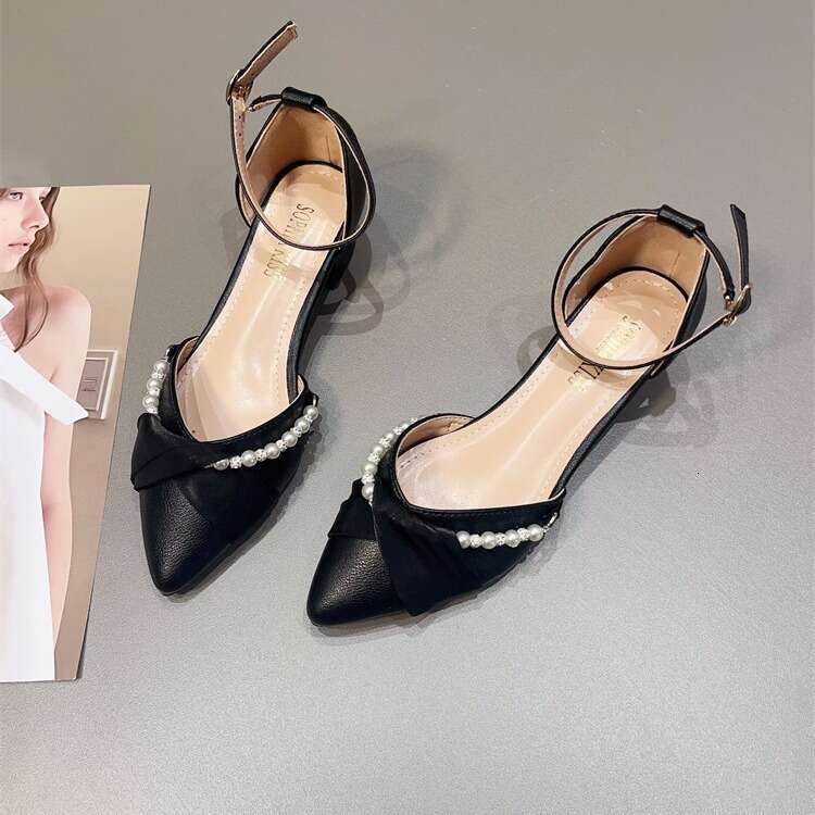 Fashionable One-Piece Buckle Strap Mid Heel Sandals For Women, Korean Version, Summer New Item, Fairy Low Heel, Pointed And Gentle Style, Single Shoe